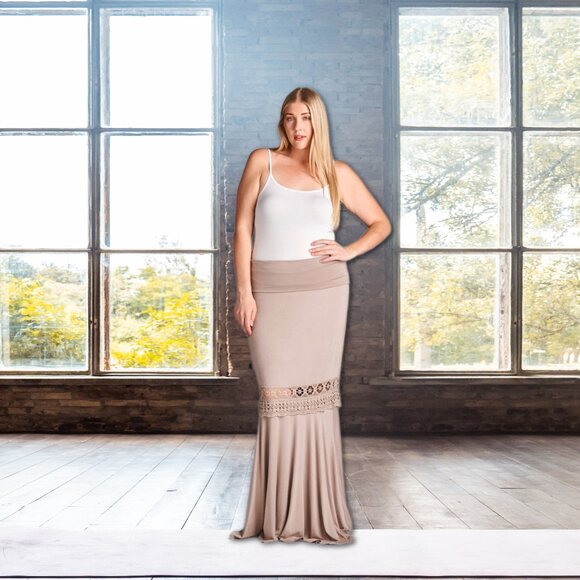 NEW Curvy Plus 1X-3X Stretchy Mermaid Lace Inset Maxi Skirt in Taupe - Picture 8 of 8
